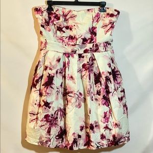 Pink & White Floral Sweetheart Dress